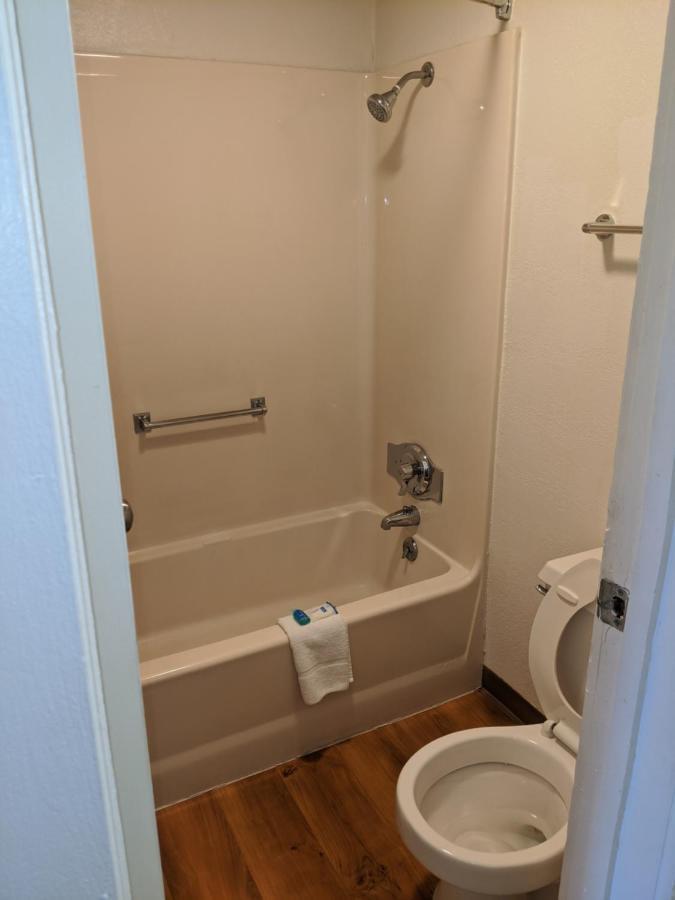 אלטונה Rodeway Inn מראה חיצוני תמונה