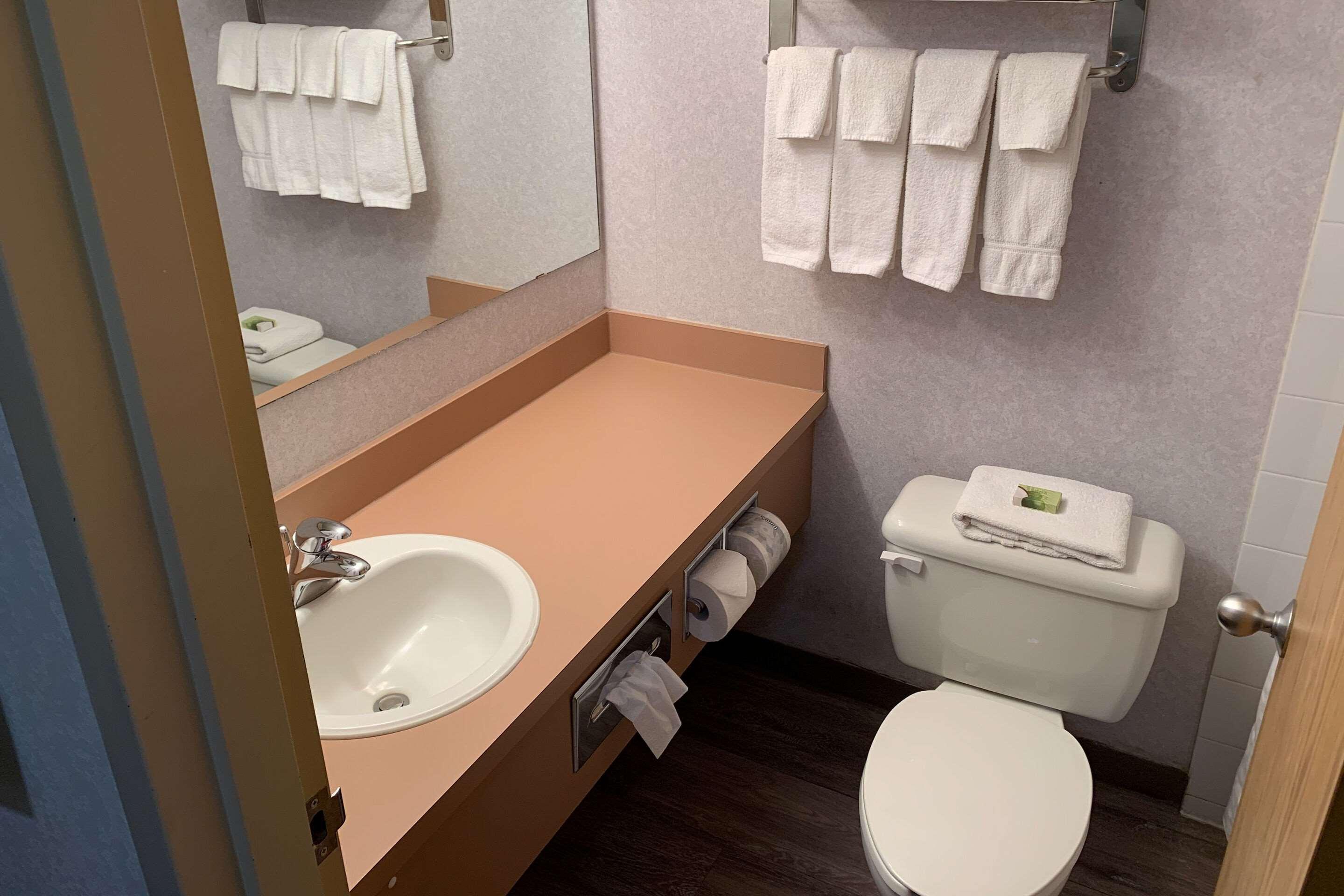 אלטונה Rodeway Inn מראה חיצוני תמונה